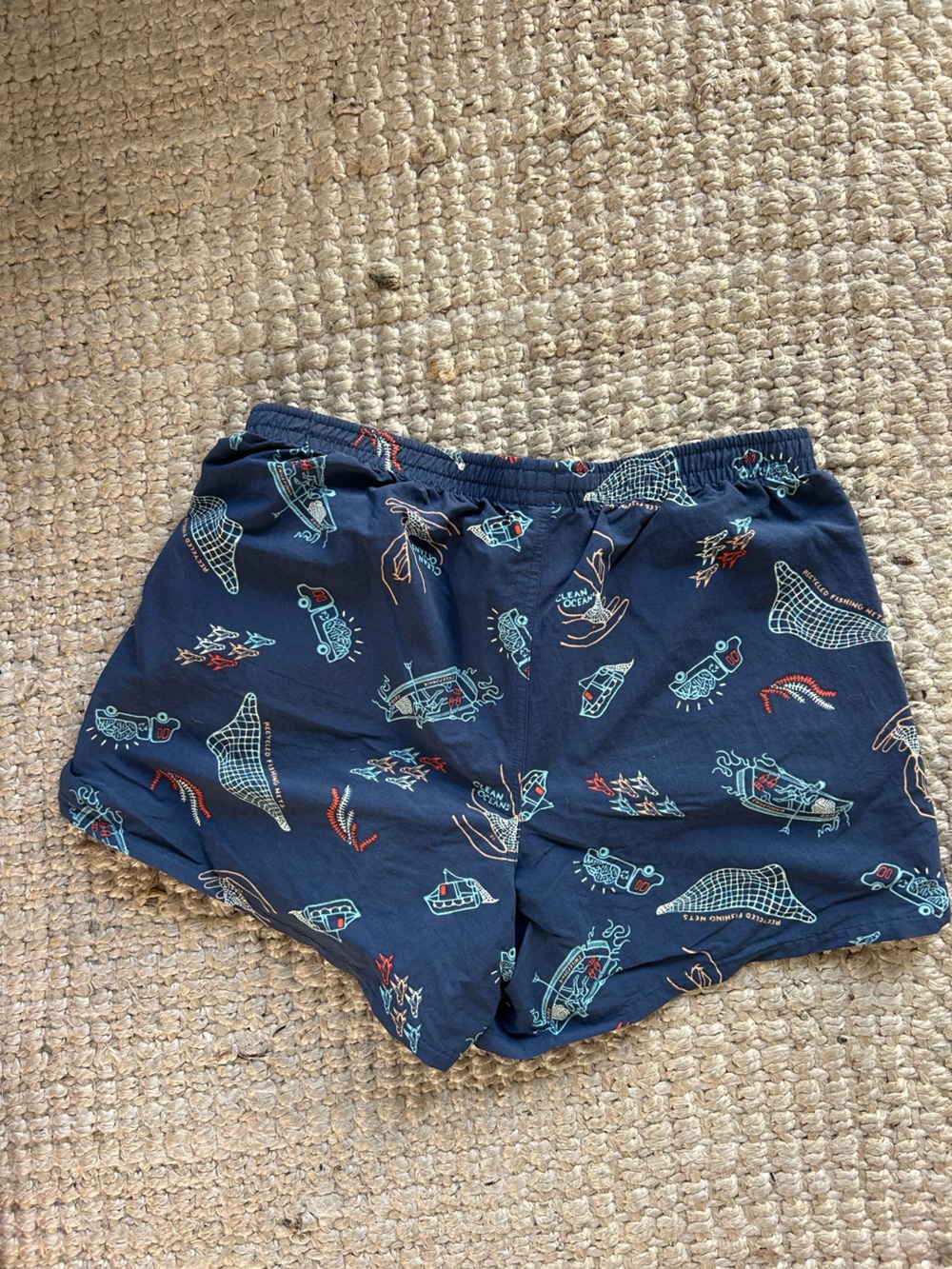 Patagonia Baggies - Women's Medium - clean ocean print - Picture 2 of 4